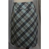 Burberry checked skirt Burberry - Size: 10 - Green - Knee length skirt