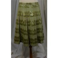 Burberry green check skirt Burberry - Size: 8 - Green - Pleated skirt