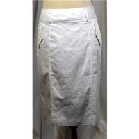 Burberry White Skirt Burberry - Size: 10 - White - Knee length skirt