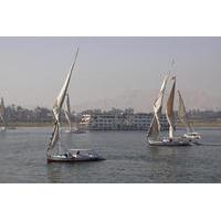 Cairo Shore Excursion: Private Day Tour of Giza Pyramids and Felucca Boat Ride on the Nile