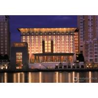 canary riverside plaza hotel