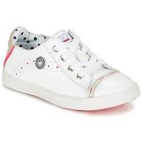 Catimini PANDA girls\'s Children\'s Shoes (Trainers) in white