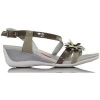 CallagHan patent leather wedge sandal women\'s Sandals in BEIGE
