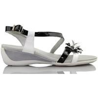 CallagHan patent leather wedge sandal women\'s Sandals in black
