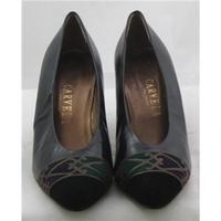 Carvela, size 5.5/38.5 black court shoes