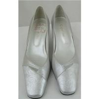 Capollini\'s Ivory wedding shoes Capollini - Size: US 6 / UK 8 / EUR 36 - Cream / ivory - Shoes