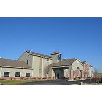 Centerstone Inn & Suites-Maquoke...