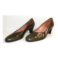 Celine Size 2 Basil Green Leather Block Heeled Shoes