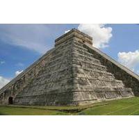 Chichen Itzá Ruins Tour with Visit to Valladolid Colonial City and Mayapan Distillery