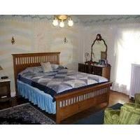 Chestnut Charm Bed & Breakfast