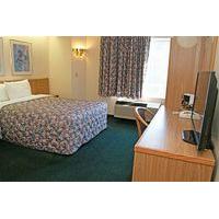 Charlevoix Inn & Suites