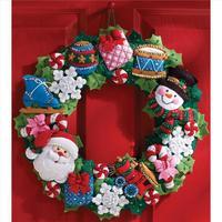 christmas toys wreath felt applique kit 344395