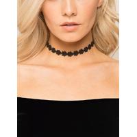 Chi Chi Sarah Choker