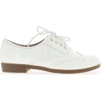 Chaussmoi White Richelieux Polish 2.5 cm lace heel women\'s Smart / Formal Shoes in white