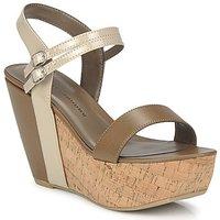 Chinese Laundry GO GETTER women\'s Sandals in BEIGE