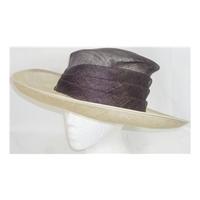 Cinnamay occasion hat in natural and black