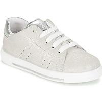 citrouille et compagnie gikki girlss childrens shoes trainers in silve ...