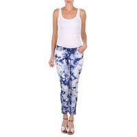 Cimarron CLARA TIE DYE women\'s Cropped trousers in blue