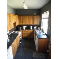CLEAN, QUIET , PROF HOUSE SHARE , NEAR GOOD BUS ROUTE INTO NEWCASTLE