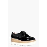 Cleated Lace Up Brogue - black