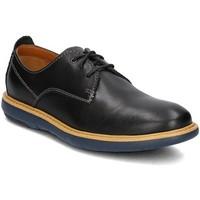 Clarks Flexton Plain men\'s Shoes (Trainers) in Black