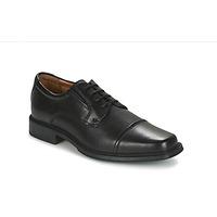 Clarks DRIGGS men\'s Smart / Formal Shoes in black