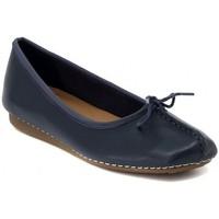 Clarks FRECKLE NAVY women\'s Shoes (Pumps / Ballerinas) in multicolour