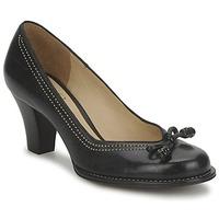 Clarks BOMBAY LIGHTS women\'s Court Shoes in black