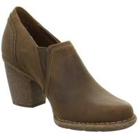 Clarks Carleta Turin women\'s Court Shoes in Brown