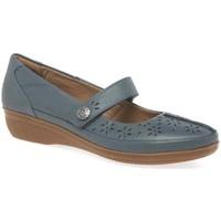 Clarks Everlay Bai Womens Casual Shoes women\'s Shoes (Pumps / Ballerinas) in blue