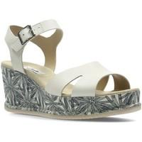 Clarks Akilah Eden Womens Wide Wedge Heel Sandals women\'s Sandals in white