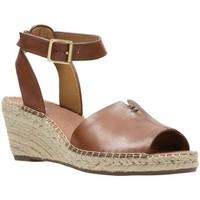 Clarks Petrina Selma Womens Casual Sandals women\'s Sandals in brown