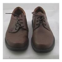 Clarks, size 8G brown leather lace ups