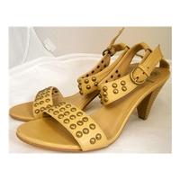 claudia ghizzani size 7 light tan claudia ghizzani size 7 light tan he ...