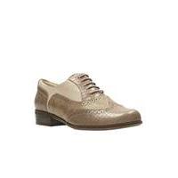 Clarks Hamble Oak E Fitting