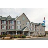 Country Inn & Suites By Carlson West Bend