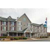 country inn suites by carlson west bend