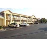 Colonial Inn And Suites