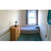 Cosy double room, very central and 200m from beach