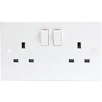 Contractor range 13A 2 Gang Switched Socket White - E22040