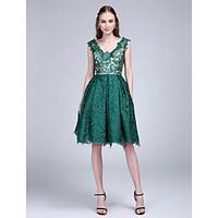 Cocktail Party Prom Dress - Short Ball Gown V-neck Knee-length Lace with Lace