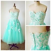 Cocktail Party Prom Dress - Elegant A-line Sweetheart Tea-length Tulle with Appliques Buttons