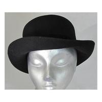 Connor, size M black wool hat with velvet ribbon