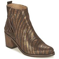 Coqueterra SHEILA women\'s Low Ankle Boots in gold