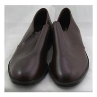 concord size 11 brown slip on shoes