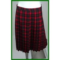 Cotsworld collection- size 14- red tartan skirt