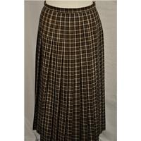 Country Casuals-Size 16-Brown Mix-Pleated Skirt.