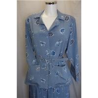 country casuals size 1012 blue two piece skirt set