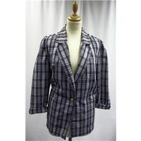 Country Casual - Size Large - Black & White - Light Jacket