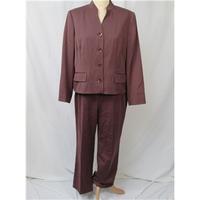 Country Casuals - Size: 14 Petite - Brown - Trouser suit